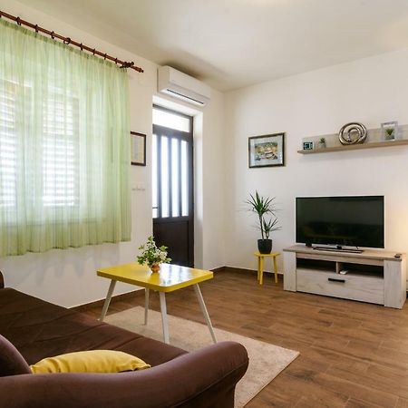 Apartman Lili Apartment Trogir Bagian luar foto