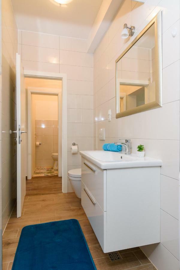 Apartman Lili Apartment Trogir Bagian luar foto