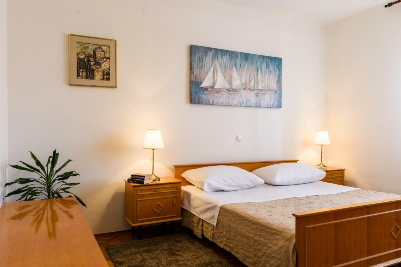 Apartman Lili Apartment Trogir Bagian luar foto