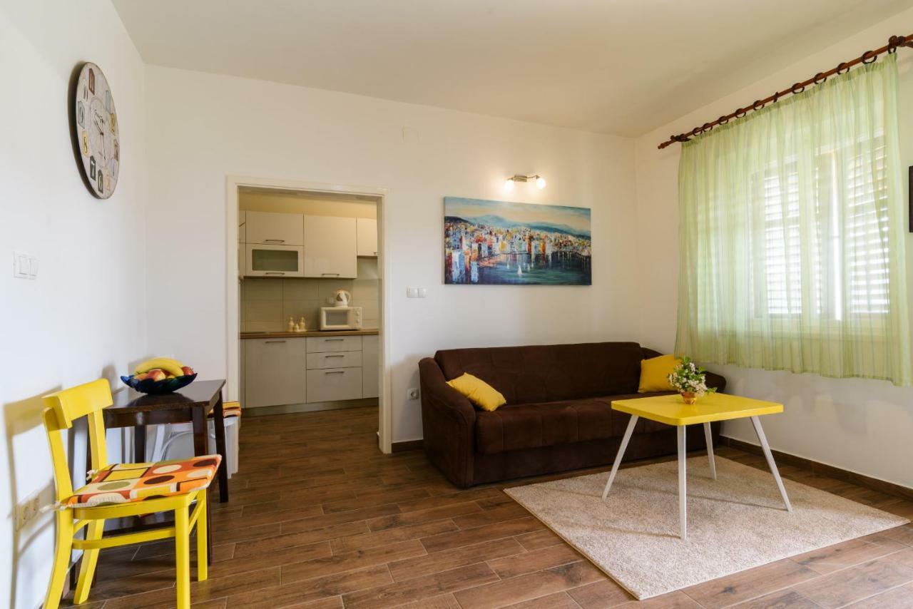 Apartman Lili Apartment Trogir Bagian luar foto