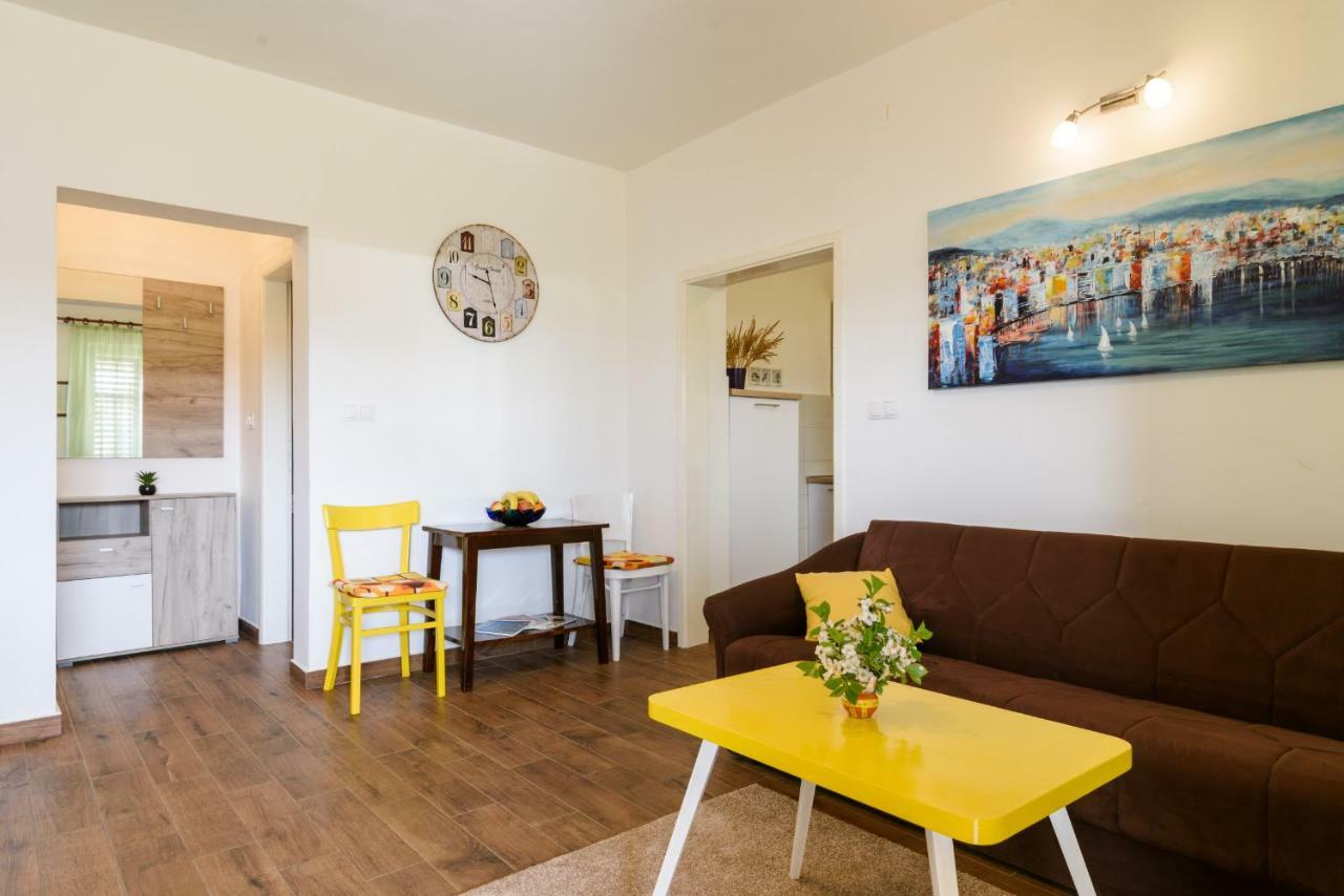 Apartman Lili Apartment Trogir Bagian luar foto