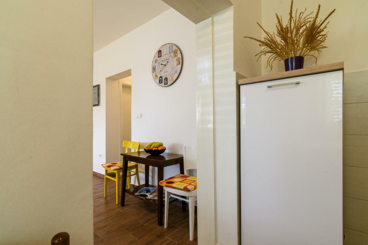 Apartman Lili Apartment Trogir Bagian luar foto